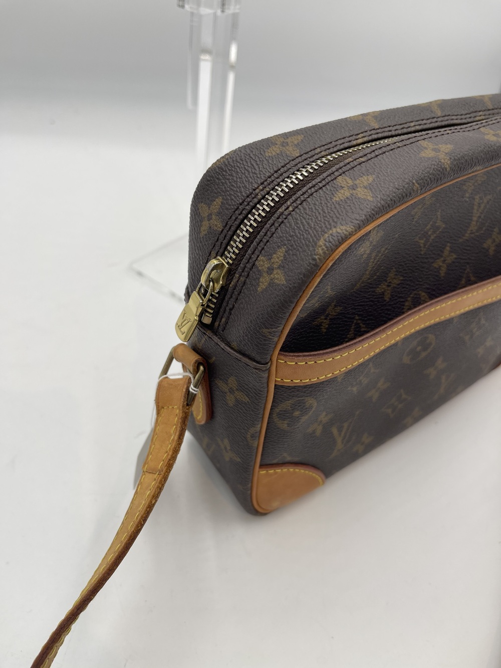 Louis Vuitton Monogram Trocadero - Picture 9 of 14